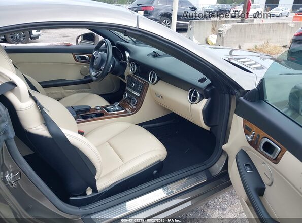 WDDPK3JAXKF158997 2019 MERCEDES-BENZ SLC 300 Beige 