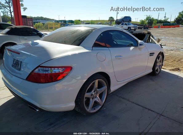 WDDPK5HA3GF115465 2016 MERCEDES-BENZ SLK White Tył prawy