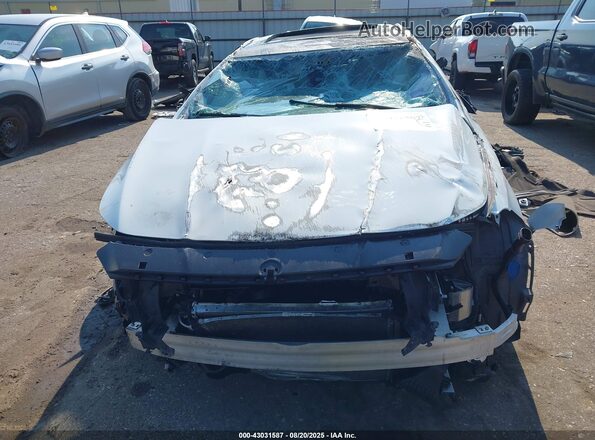 WDDSJ4EB7KN747341 2019 MERCEDES-BENZ CLA 250 White Widok deski rozdzielczej