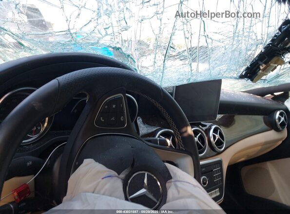 WDDSJ4EB7KN747341 2019 MERCEDES-BENZ CLA 250 White Widok tylnych siedzeń