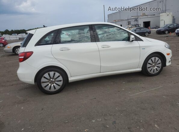 WDDVP9AB0HJ015986 2017 MERCEDES-BENZ B-CLASS White Հետևի աջ
