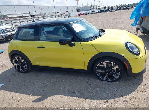 WMW23GD08S2X03076 2025 MINI HARDTOP Yellow უკანა სალონის ხედი