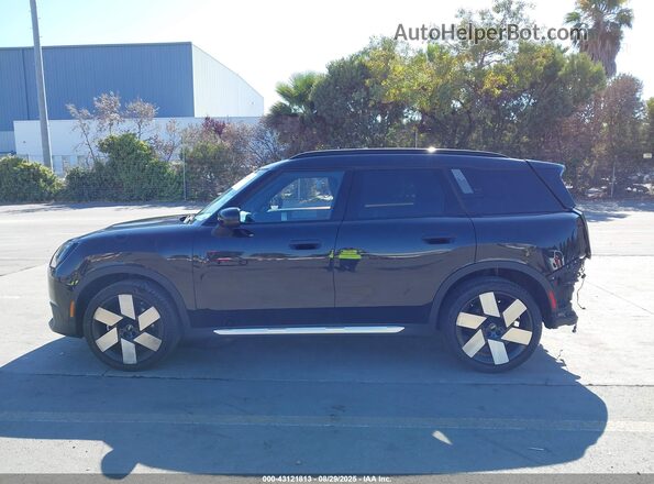 WMZ23GA08S7R72866 2025 MINI COUNTRYMAN Черный Панорамный вид салона 360°