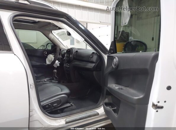 WMZYV5C31J3B75867 2018 MINI COUNTRYMAN Белый Вид салона спереди