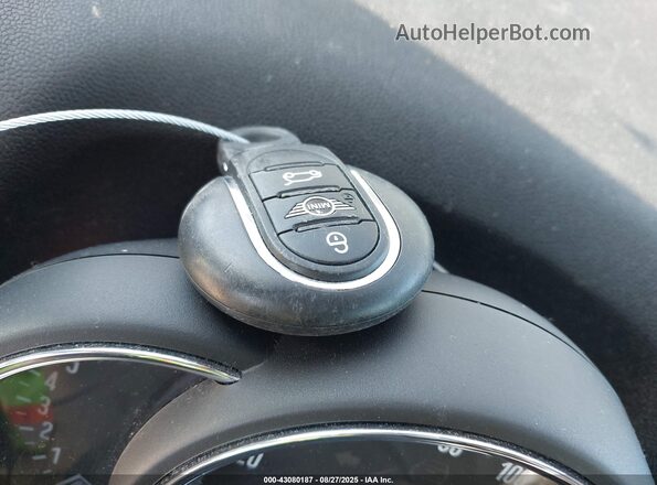 WMZYW5C09L3L06966 2020 MINI COOPER Black 