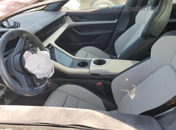 WP0AB2Y16SSA40536 2025 PORSCHE TAYCAN Бирюзовый Вид салона спереди