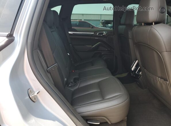 WP1AA2A25HKA83517 2017 PORSCHE CAYENNE Серебряный 