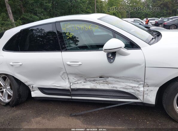 WP1AA2A55NLB03491 2022 PORSCHE MACAN White Widok wnętrza z tyłu