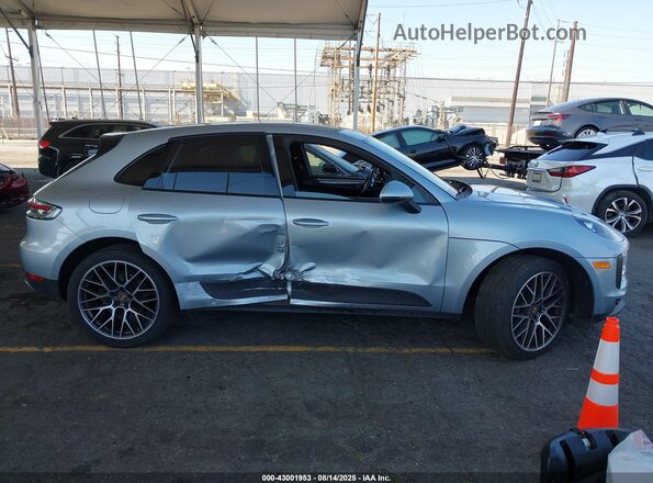 WP1AA2A57LLB03649 2020 PORSCHE MACAN Silver Вид задньої частини салону