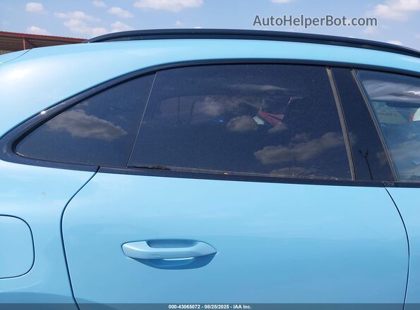 WP1AC2XA3SL175720 2025 PORSCHE MACAN Blue Front view