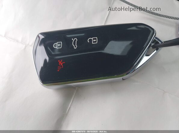WVW3A7CD7PW203427 2023 VOLKSWAGEN GOLF Red Widok deski rozdzielczej