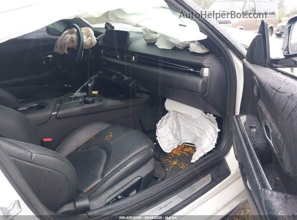 WZ1DB0C06MW035959 2021 TOYOTA GR SUPRA White წინა სალონის ხედი