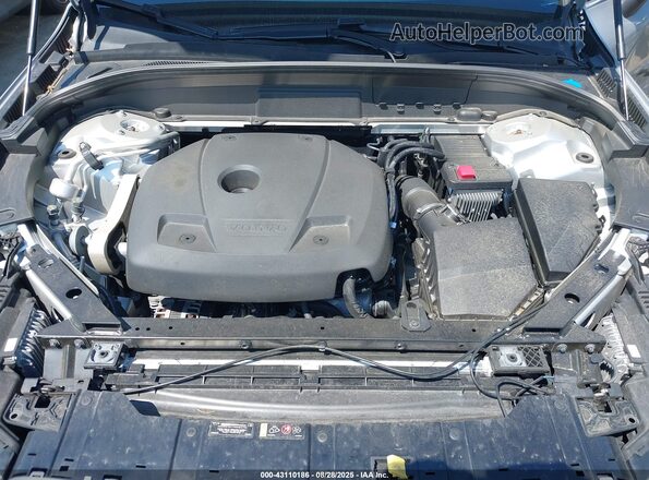 YV4102RK7M1864450 2021 VOLVO XC60 Silver Rear view