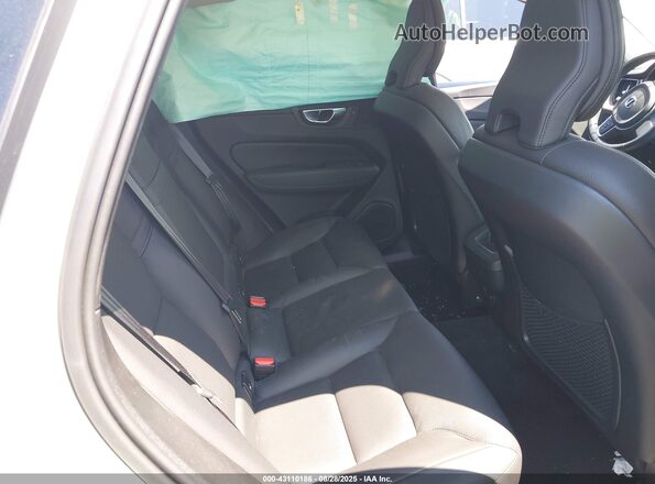 YV4102RK7M1864450 2021 VOLVO XC60 Silver VIN sticker view