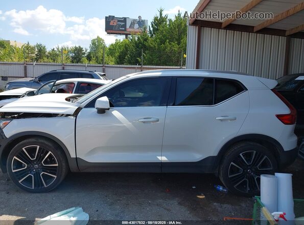 YV4AC2HL5N2650487 2022 VOLVO XC40 White Панорамний вид салону 360°