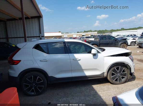 YV4AC2HL5N2650487 2022 VOLVO XC40 White Вид задньої частини салону