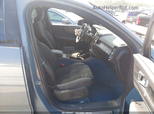 YV4ED3GM7P2026496 2023 VOLVO C40 Серый Вид салона спереди