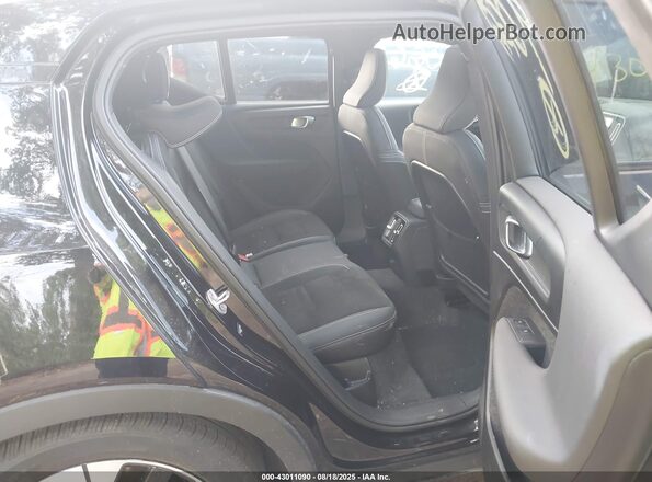 YV4ED3UL4P2090667 2023 VOLVO XC40 RECHARGE PURE ELECTRIC Black Widok naklejki z numerem VIN