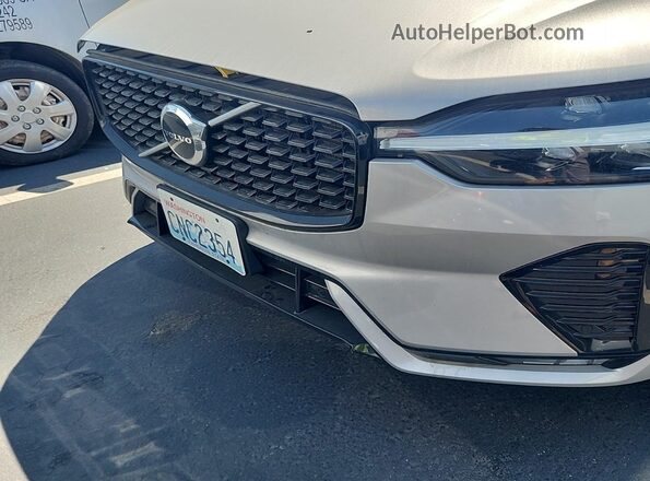 YV4L12RK5R1929633 2024 VOLVO XC60  Widok z przodu