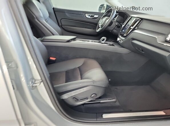 YV4L12RK5R1929633 2024 VOLVO XC60  