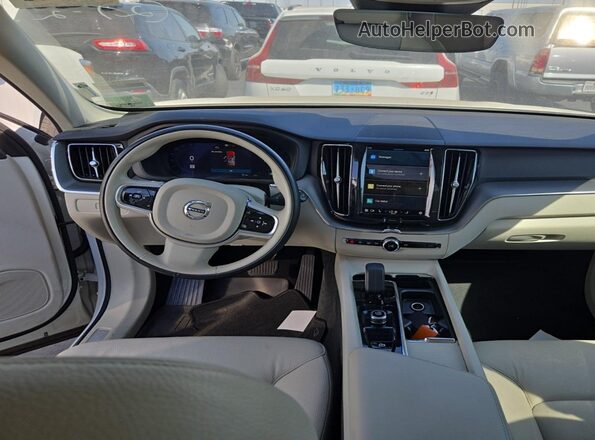 YV4L12RK5R1930295 2024 VOLVO XC60  Вид задньої частини салону