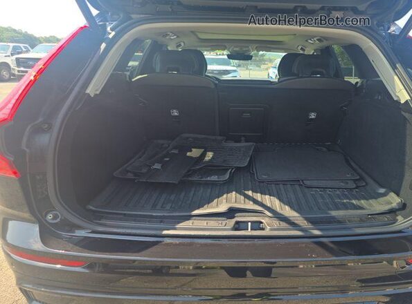YV4L12RK5R1933908 2024 VOLVO XC60  Vista de los asientos traseros