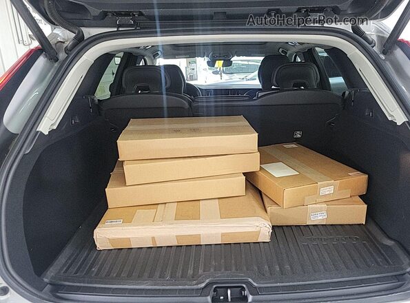 YV4L12RK8R1929271 2024 VOLVO XC60  Вид задньої частини салону