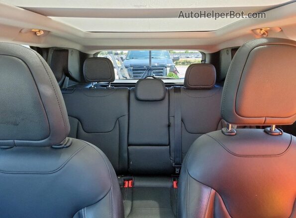 ZACNJDD15MPN01847 2021 JEEP RENEGADE White Widok tylnych siedzeń