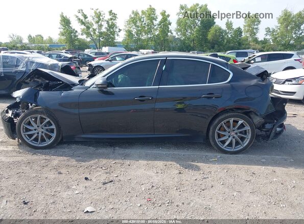 ZARFAEDN7H7560021 2017 ALFA ROMEO GIULIA Black 
