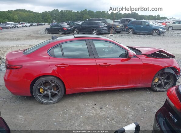 ZARFAEEN2J7566698 2018 ALFA ROMEO GIULIA Red Widok wnętrza z tyłu