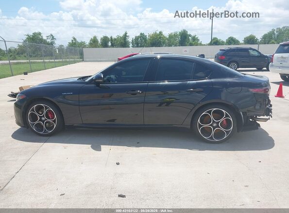 ZARFAMBN9R7677677 2024 ALFA ROMEO GIULIA Black Widok wnętrza 360 stopni