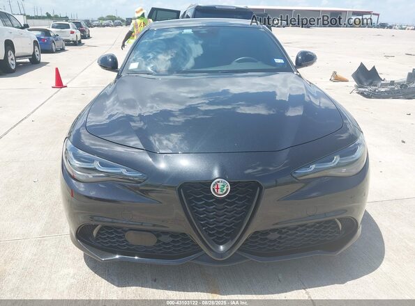 ZARFAMBN9R7677677 2024 ALFA ROMEO GIULIA Black Widok zestawu wskaźników