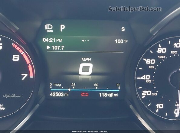 ZASFAKBN2J7B79671 2018 ALFA ROMEO STELVIO Красный 
