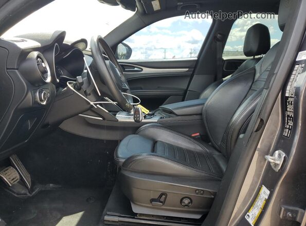 ZASFAKNN7J7B83954 2018 ALFA ROMEO STELVIO Серый 