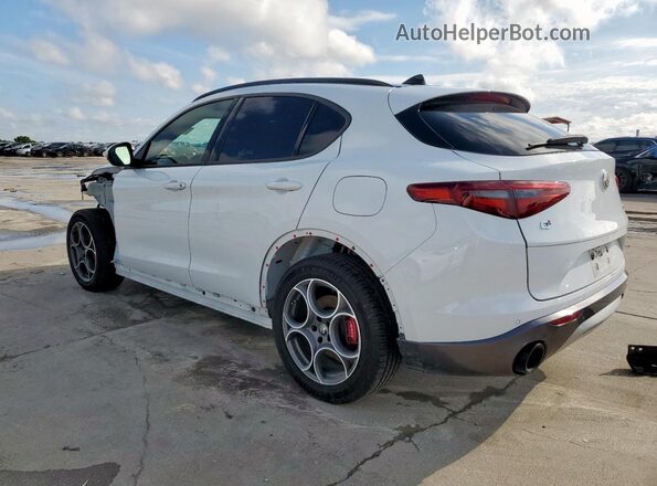 ZASPAKBN0N7D29271 2022 ALFA ROMEO STELVIO White 