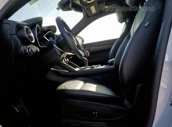 ZASPAKBN0N7D29271 2022 ALFA ROMEO STELVIO White 