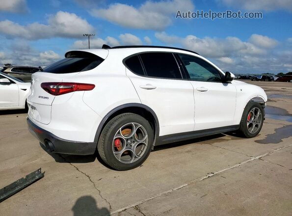 ZASPAKBN0N7D29271 2022 ALFA ROMEO STELVIO White 
