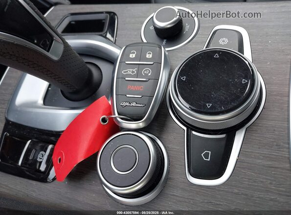 ZASPAKBN2P7D58337 2023 ALFA ROMEO STELVIO Black Առջևի վահանակի տեսք