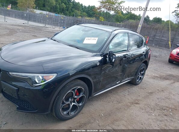 ZASPAKBN2P7D58337 2023 ALFA ROMEO STELVIO Black Դիմացի տեսք