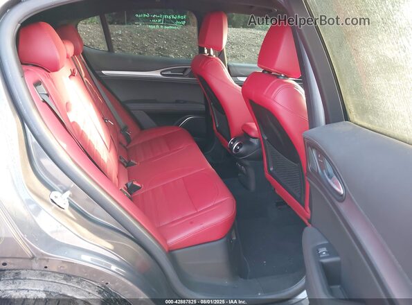 ZASPAKBN6N7D44373 2022 ALFA ROMEO STELVIO Серый 
