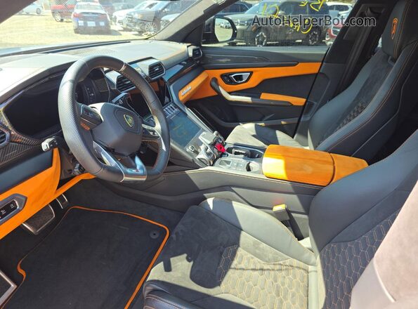 ZPBUA1ZL0MLA13555 2021 LAMBORGHINI URUS Black Front interior view
