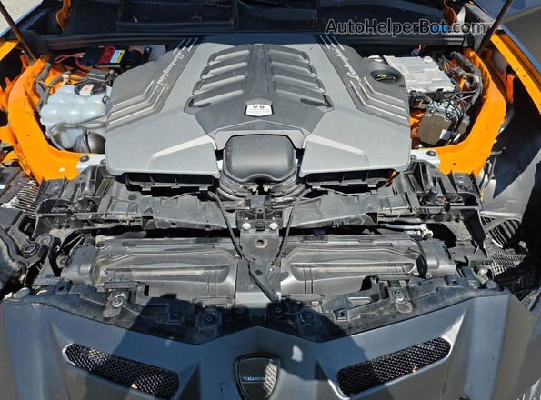 ZPBUA1ZL0MLA13555 2021 LAMBORGHINI URUS Black Engine compartment view