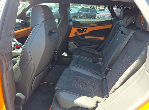 ZPBUA1ZL0MLA13555 2021 LAMBORGHINI URUS Black Rear interior view