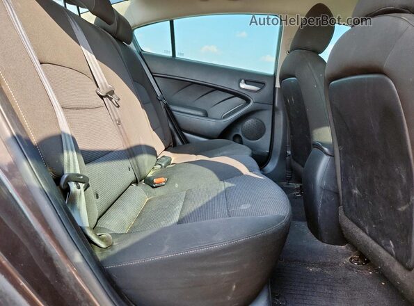 3KPFK4A76JE165163 2018 KIA FORTE Brown 