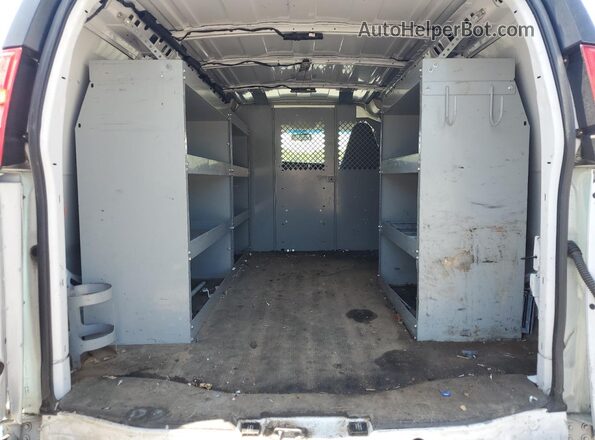 1GCWGAF73N1238880 2022 CHEVROLET EXPRESS Белый Вид задней части салона