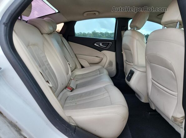 1C3CCCAB4HN500364 2017 CHRYSLER 200 Белый 