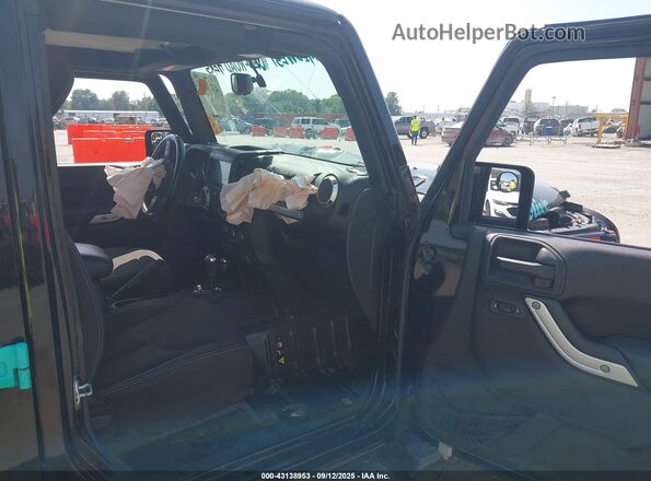 1C4HJWEG8GL334973 2016 JEEP WRANGLER UNLIMITED Black Widok wnętrza z przodu