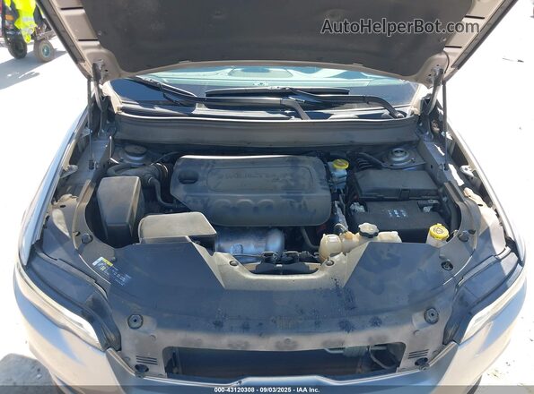 1C4PJLCB0LD528130 2020 JEEP CHEROKEE Silver Rear view