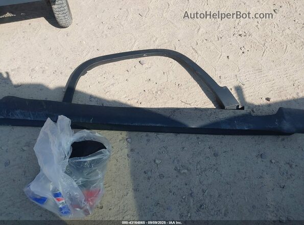 1C4PJLCB4LD652630 2020 JEEP CHEROKEE Silver ხელსაწყოთა პანელის ხედი
