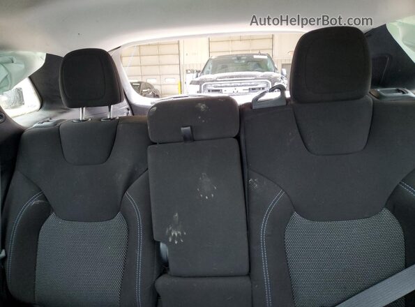 1C4PJLCBXMD121241 2021 JEEP CHEROKEE Silver უკანა სავარძლების ხედი